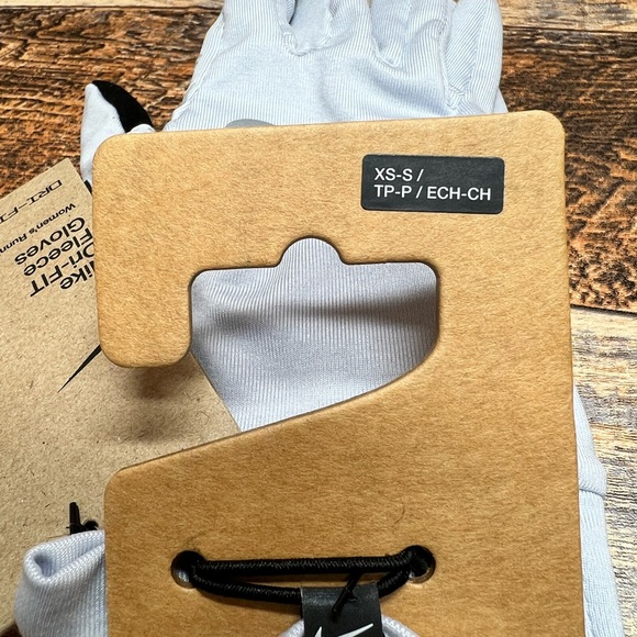 NEW NWT Nike Dri-FIT Fleece Women’s Running Gloves Various Sizes - Picture 5 of 7